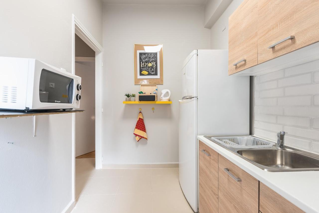 Modern City Apartment By Cloudkeys Афины Экстерьер фото
